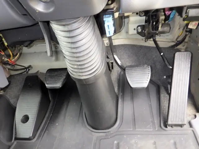 いすゞ フォワード 2RG-FRR90S2(2WD)の写真32