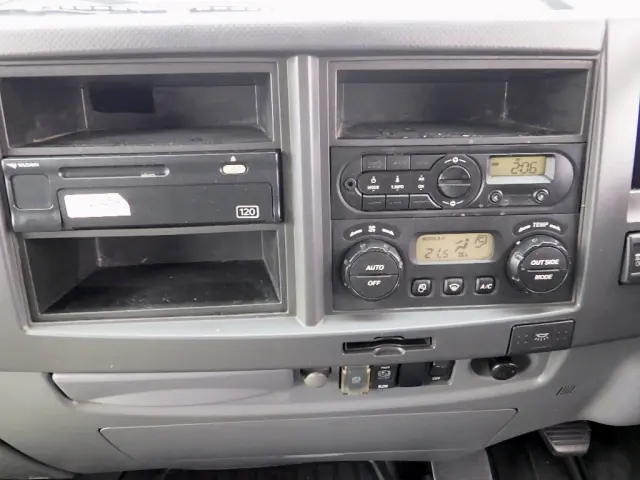 いすゞ フォワード 2RG-FRR90S2(2WD)の写真37