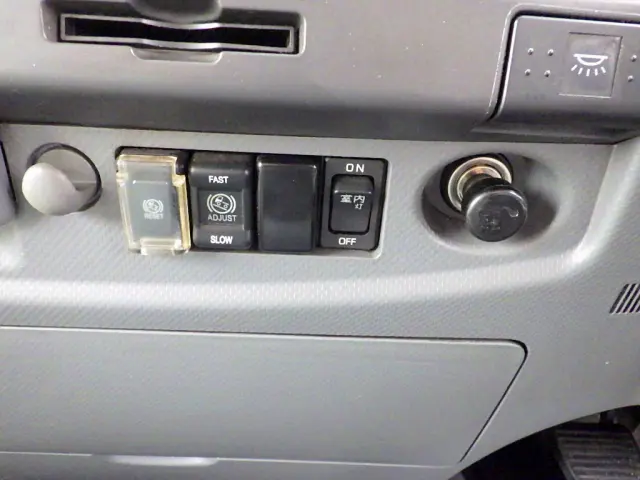 いすゞ フォワード 2RG-FRR90S2(2WD)の写真38