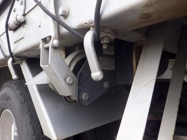 いすゞ フォワード 2RG-FRR90S2(2WD)の写真46