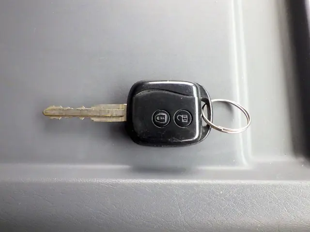 いすゞ フォワード 2RG-FRR90S2(2WD)の写真50