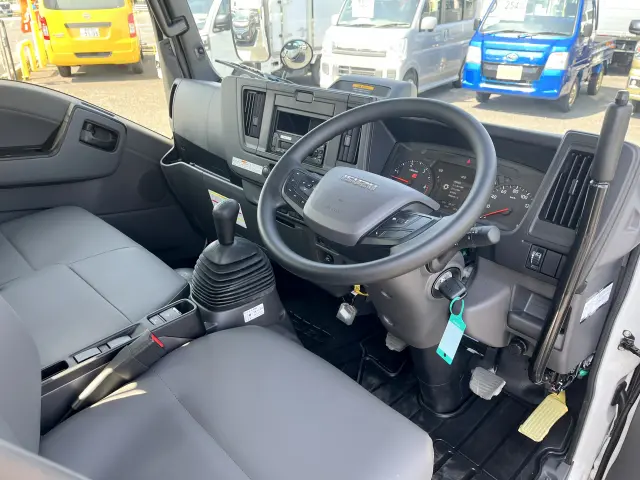 いすゞ エルフ 2RG-NKR88AT(2WD)の写真17