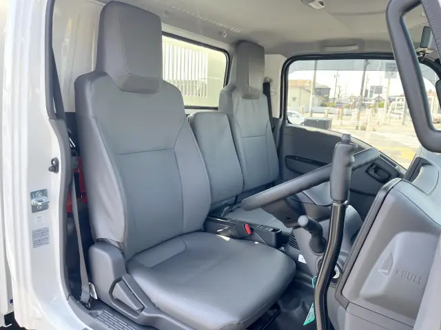 いすゞ エルフ 2RG-NKR88AT(2WD)の写真18