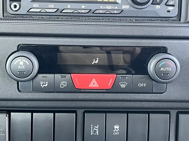 いすゞ エルフ 2RG-NKR88AT(2WD)の写真24