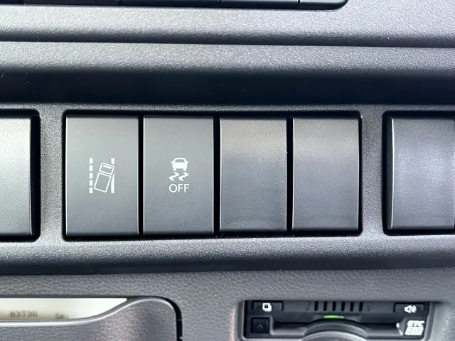 いすゞ エルフ 2RG-NKR88AT(2WD)の写真25