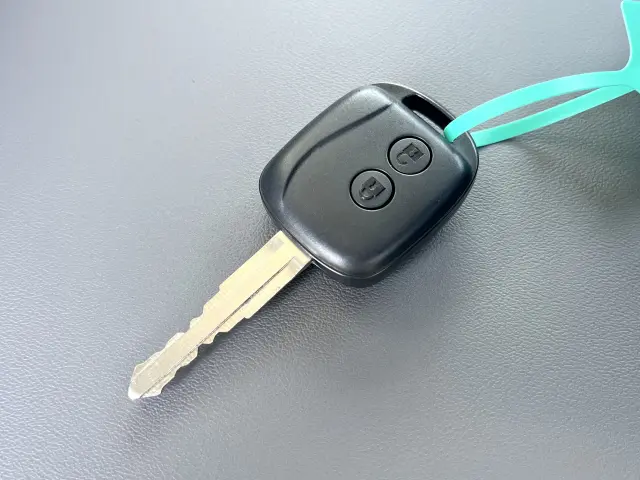 いすゞ エルフ 2RG-NKR88AT(2WD)の写真32