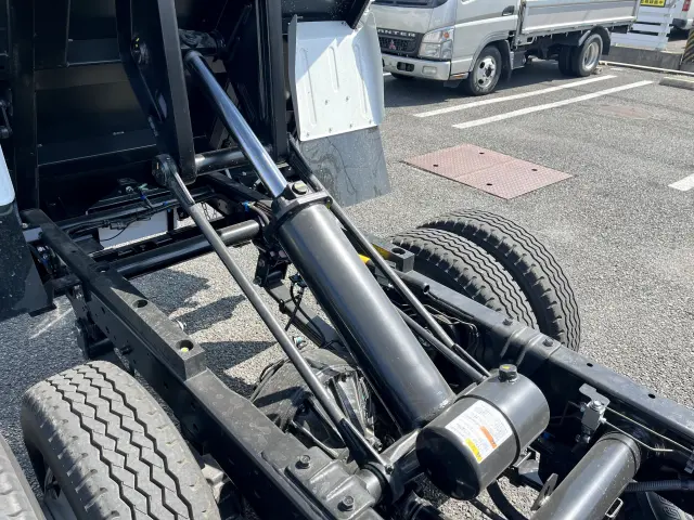 いすゞ エルフ 2RG-NKR88AT(2WD)の写真42