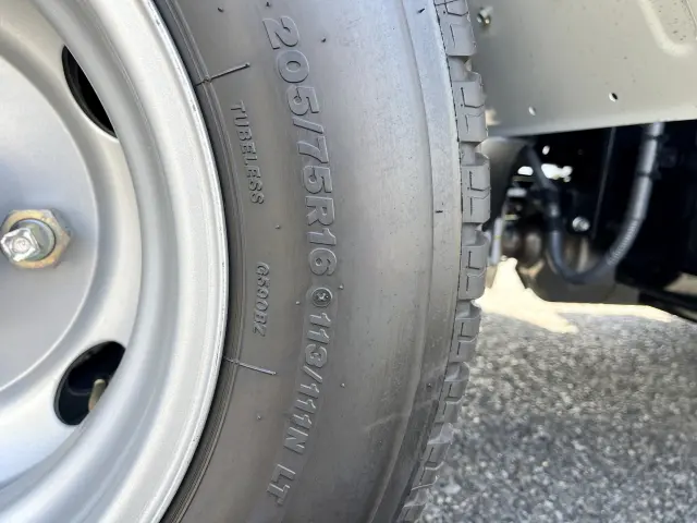 いすゞ エルフ 2RG-NKR88AT(2WD)の写真47