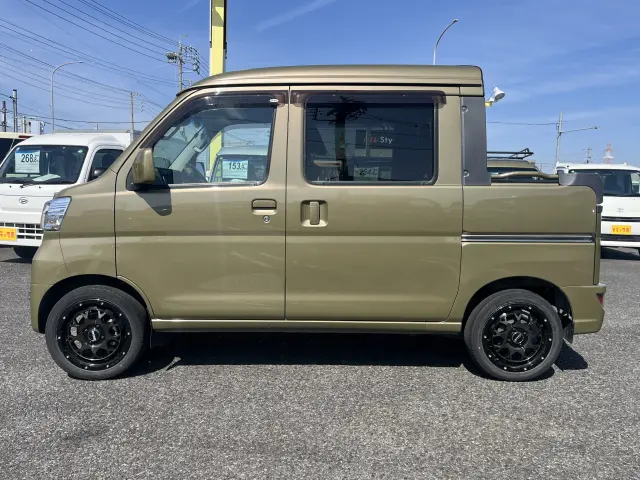 ダイハツ ハイゼットバン 3BD-S331W(4WD)の写真3