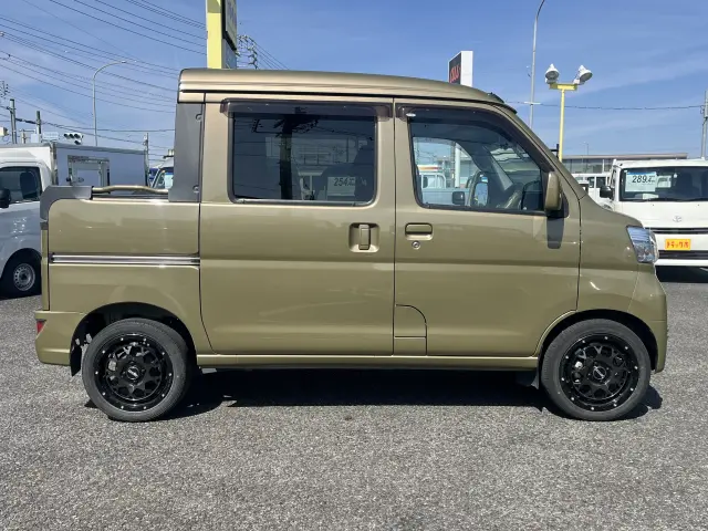 ダイハツ ハイゼットバン 3BD-S331W(4WD)の写真5
