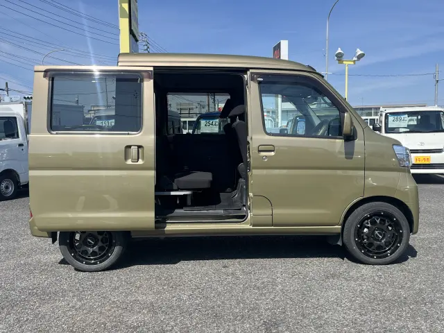 ダイハツ ハイゼットバン 3BD-S331W(4WD)の写真6