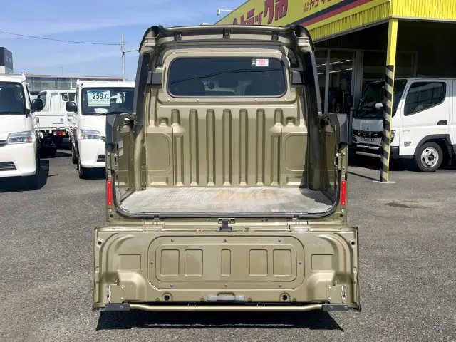 ダイハツ ハイゼットバン 3BD-S331W(4WD)の写真8