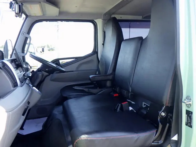三菱 キャンター 2RG-FBA20(2WD)の写真13