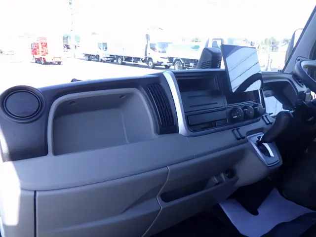 三菱 キャンター 2RG-FBA20(2WD)の写真19