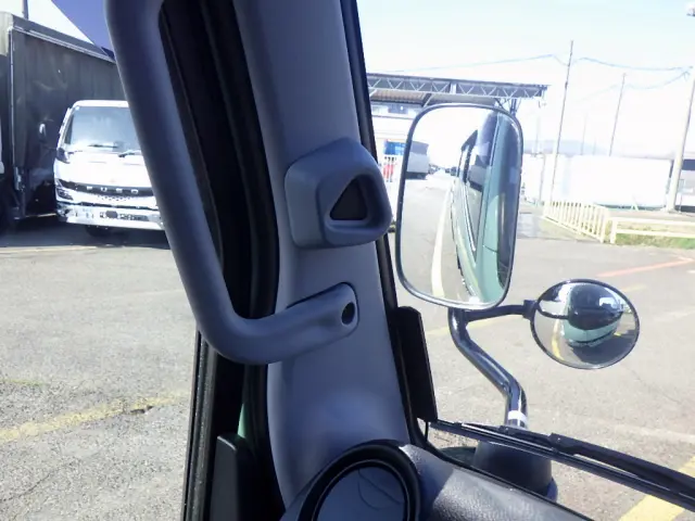 三菱 キャンター 2RG-FBA20(2WD)の写真26