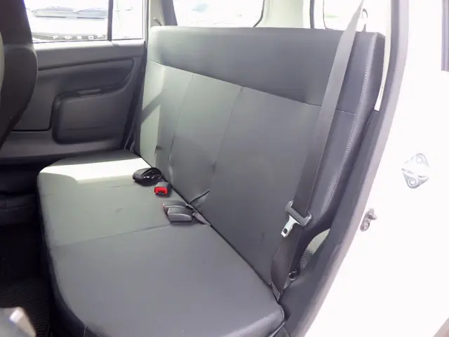 トヨタ プロボックスバン 6AE-NHP160V(2WD)の写真16