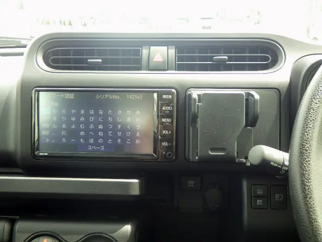 トヨタ プロボックスバン 6AE-NHP160V(2WD)の写真17