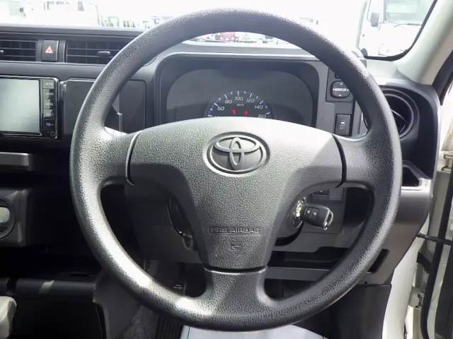 トヨタ プロボックスバン 6AE-NHP160V(2WD)の写真18