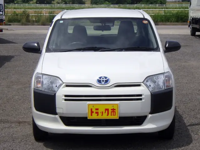 トヨタ プロボックスバン 6AE-NHP160V(2WD)の写真38