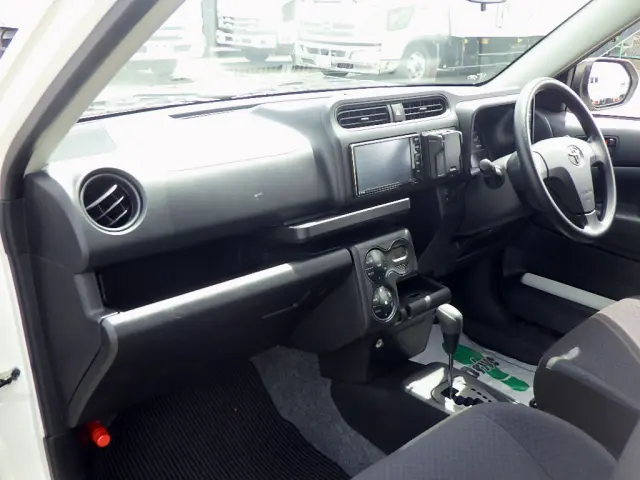 トヨタ プロボックスバン 6AE-NHP160V(2WD)の写真44