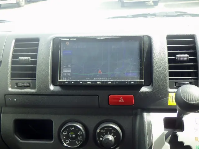 トヨタ ハイエースバン QDF-GDH201V(2WD)の写真16