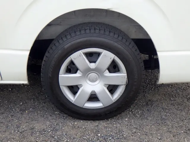 トヨタ ハイエースバン QDF-GDH201V(2WD)の写真22