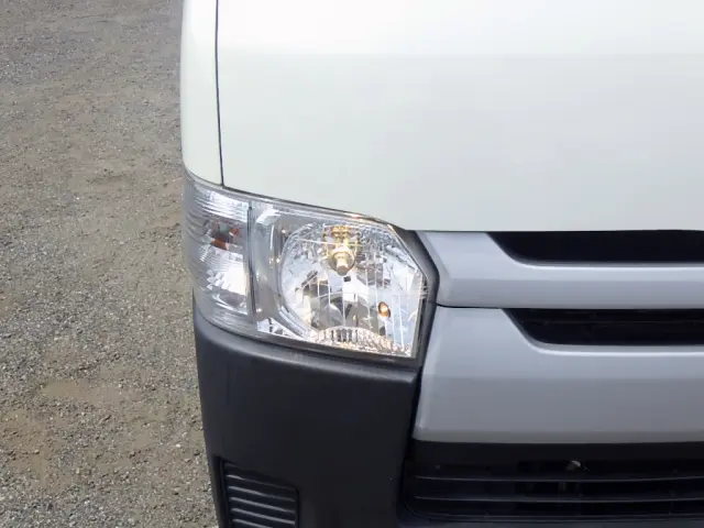 トヨタ ハイエースバン QDF-GDH201V(2WD)の写真27
