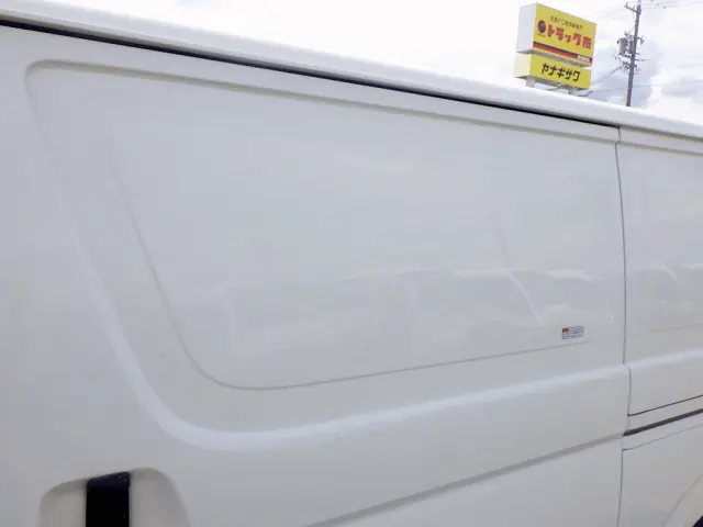 トヨタ ハイエースバン QDF-GDH201V(2WD)の写真29
