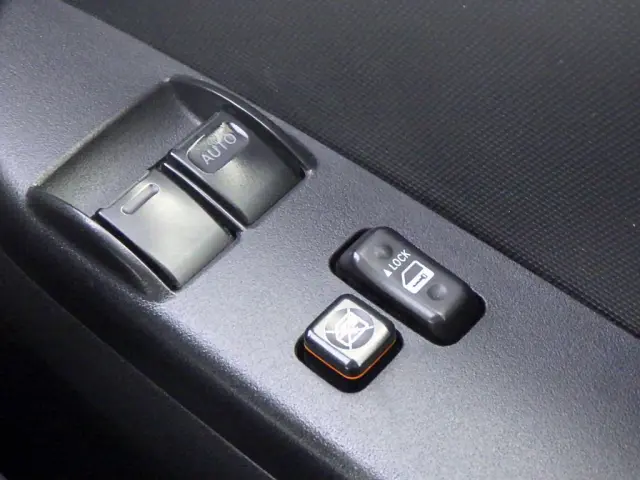 トヨタ ハイエースバン QDF-GDH201V(2WD)の写真48
