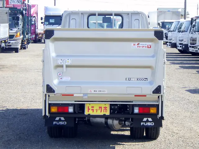 三菱 キャンター 2RG-FBAV0(2WD)の写真6