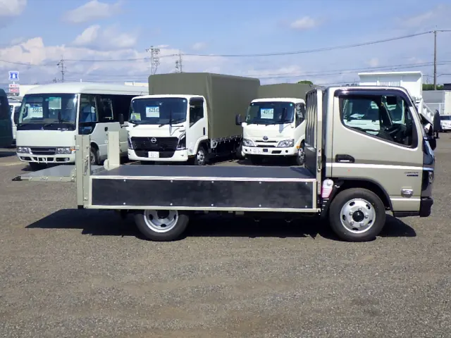 三菱 キャンター 2RG-FBAV0(2WD)の写真7