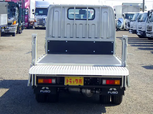 三菱 キャンター 2RG-FBAV0(2WD)の写真8