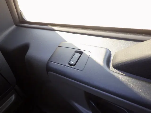 日産 アトラス 2RG-APR88AC(2WD)の写真23