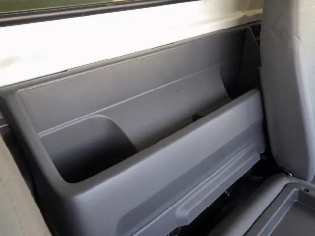 日産 アトラス 2RG-APR88AC(2WD)の写真46