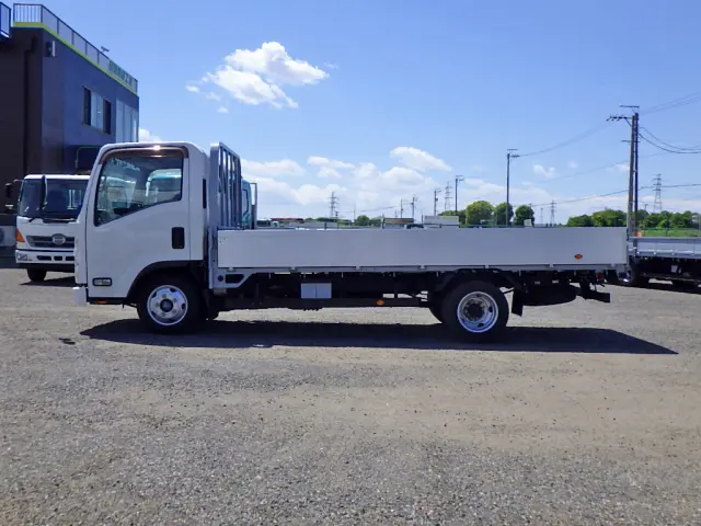 いすゞ エルフ TRG-NLR85AR(2WD)の写真4