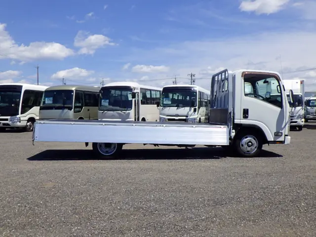 いすゞ エルフ TRG-NLR85AR(2WD)の写真8