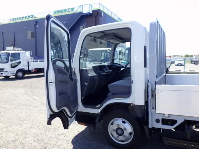 いすゞ エルフ TRG-NLR85AR(2WD)の写真9