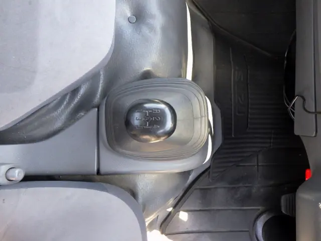 いすゞ エルフ TRG-NLR85AR(2WD)の写真11