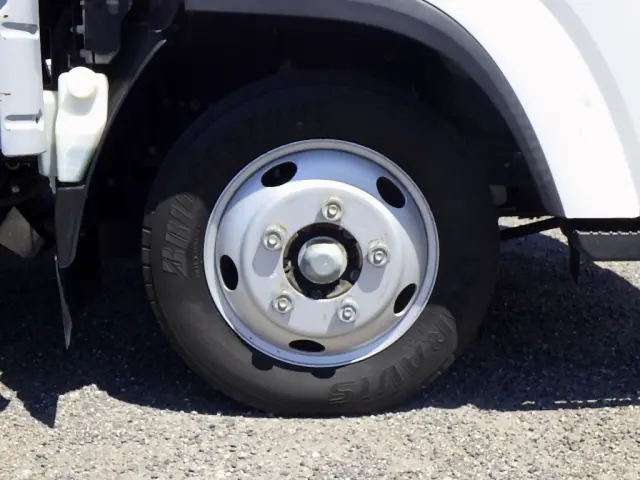 いすゞ エルフ TRG-NLR85AR(2WD)の写真24