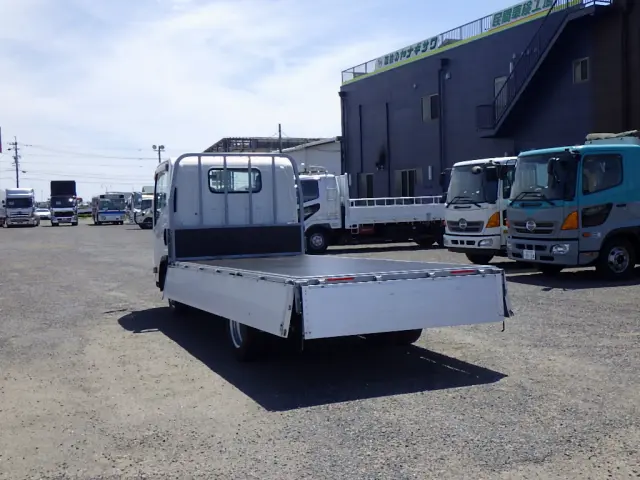 いすゞ エルフ TRG-NLR85AR(2WD)の写真35