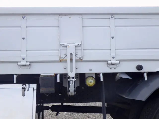 ★☆★いつでも安心して仕事ができる！をご提供したい。そう考える当社では、トラブル時にもすぐに対応可能な「整備・鈑金工場」を完備しています。安心のアフターサービスも当社の自慢です★☆★|三菱 キャンター 2PG-FED90(2WD)の写真31