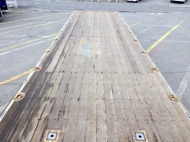 日野 プロフィア QKG-FW1EZBJ(2WD)の写真9