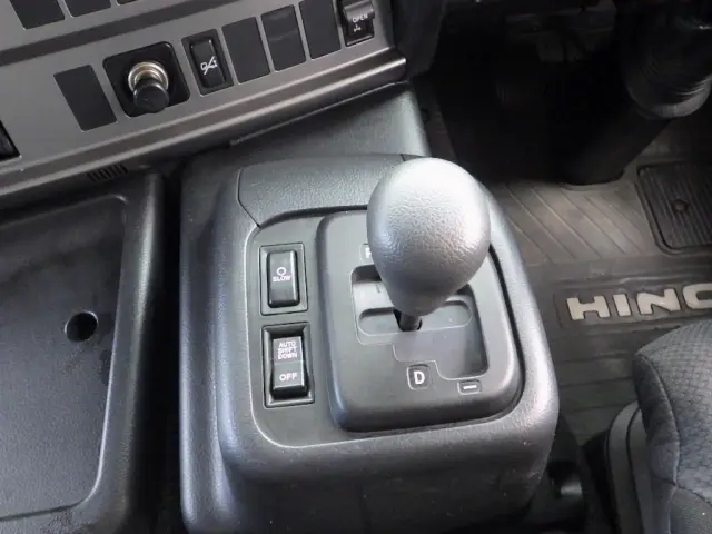 日野 プロフィア QKG-FW1EZBJ(2WD)の写真13