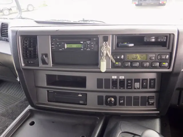 日野 プロフィア QKG-FW1EZBJ(2WD)の写真14