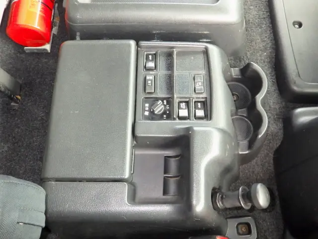 日野 プロフィア QKG-FW1EZBJ(2WD)の写真16