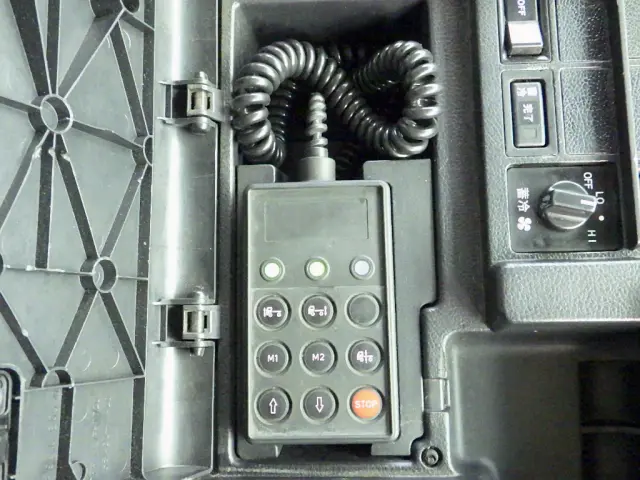 日野 プロフィア QKG-FW1EZBJ(2WD)の写真18