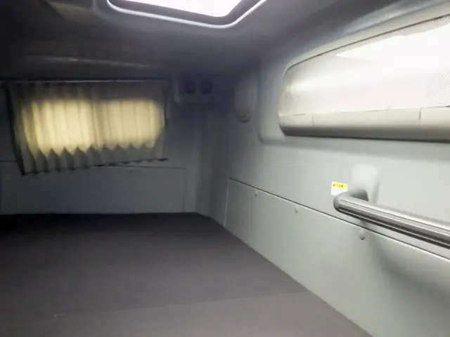 日野 プロフィア QKG-FW1EZBJ(2WD)の写真19