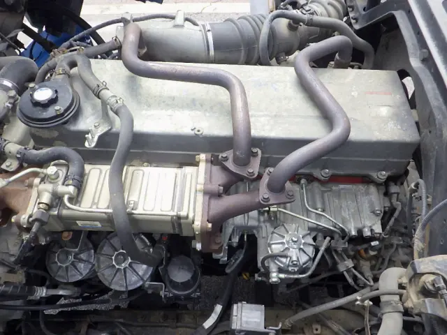 日野 プロフィア QKG-FW1EZBJ(2WD)の写真24