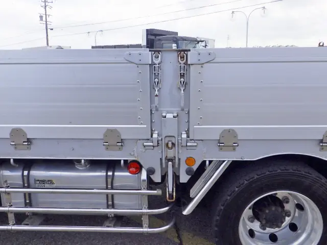 日野 プロフィア QKG-FW1EZBJ(2WD)の写真30