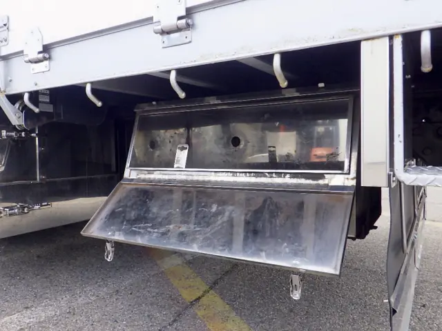 日野 プロフィア QKG-FW1EZBJ(2WD)の写真37